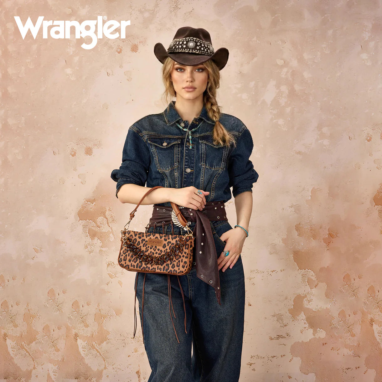 WG474-8633 Wrangler Western Leopard Print Shoulder Bag with Chain Detail -Leopard