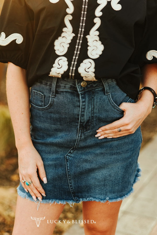 Classic Western Unfinished Hem Mid Wash Skirt