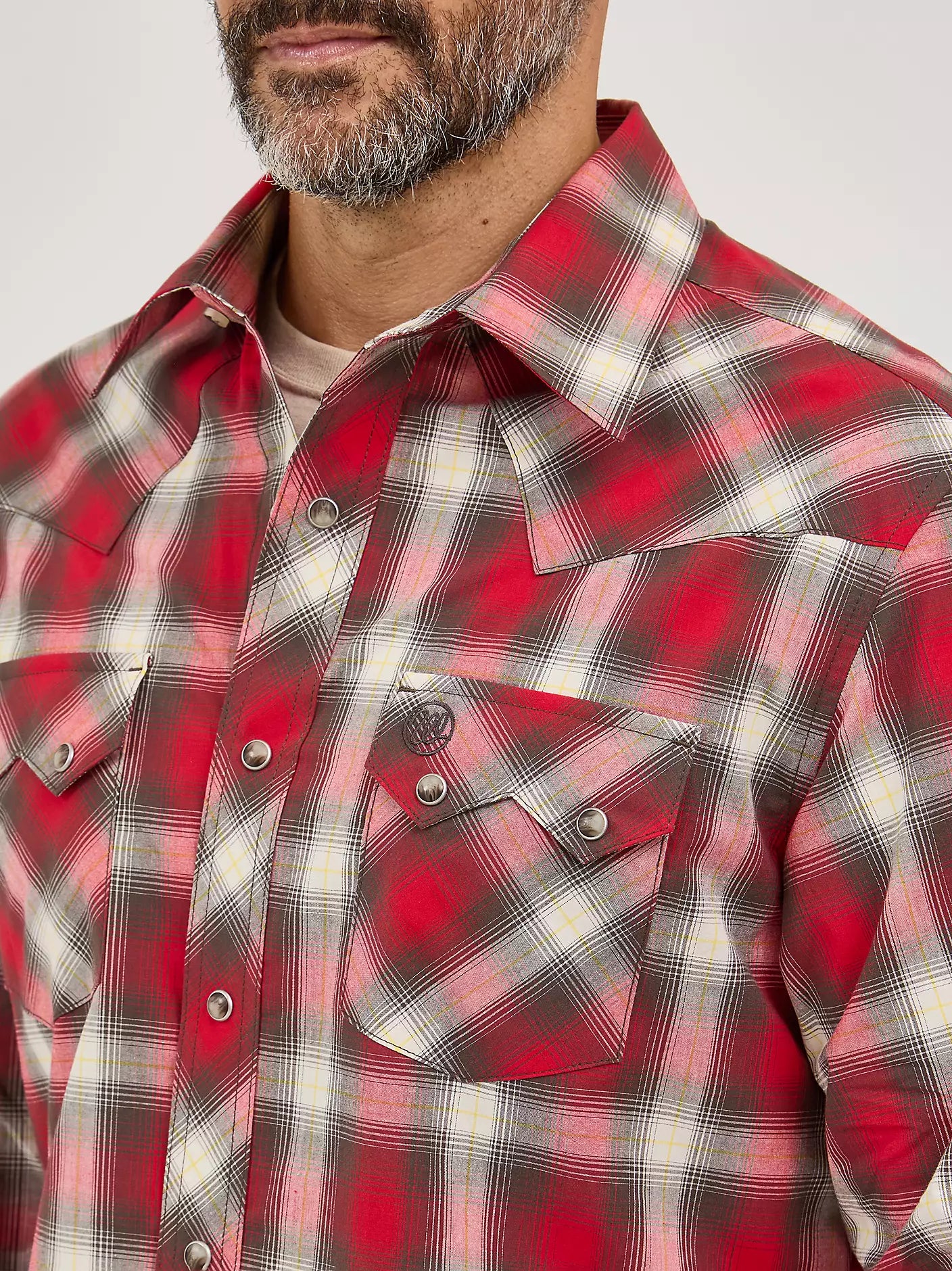 Men's Wrangler Retro® Long Sleeve Sawtooth Snap Pocket Western Shirt