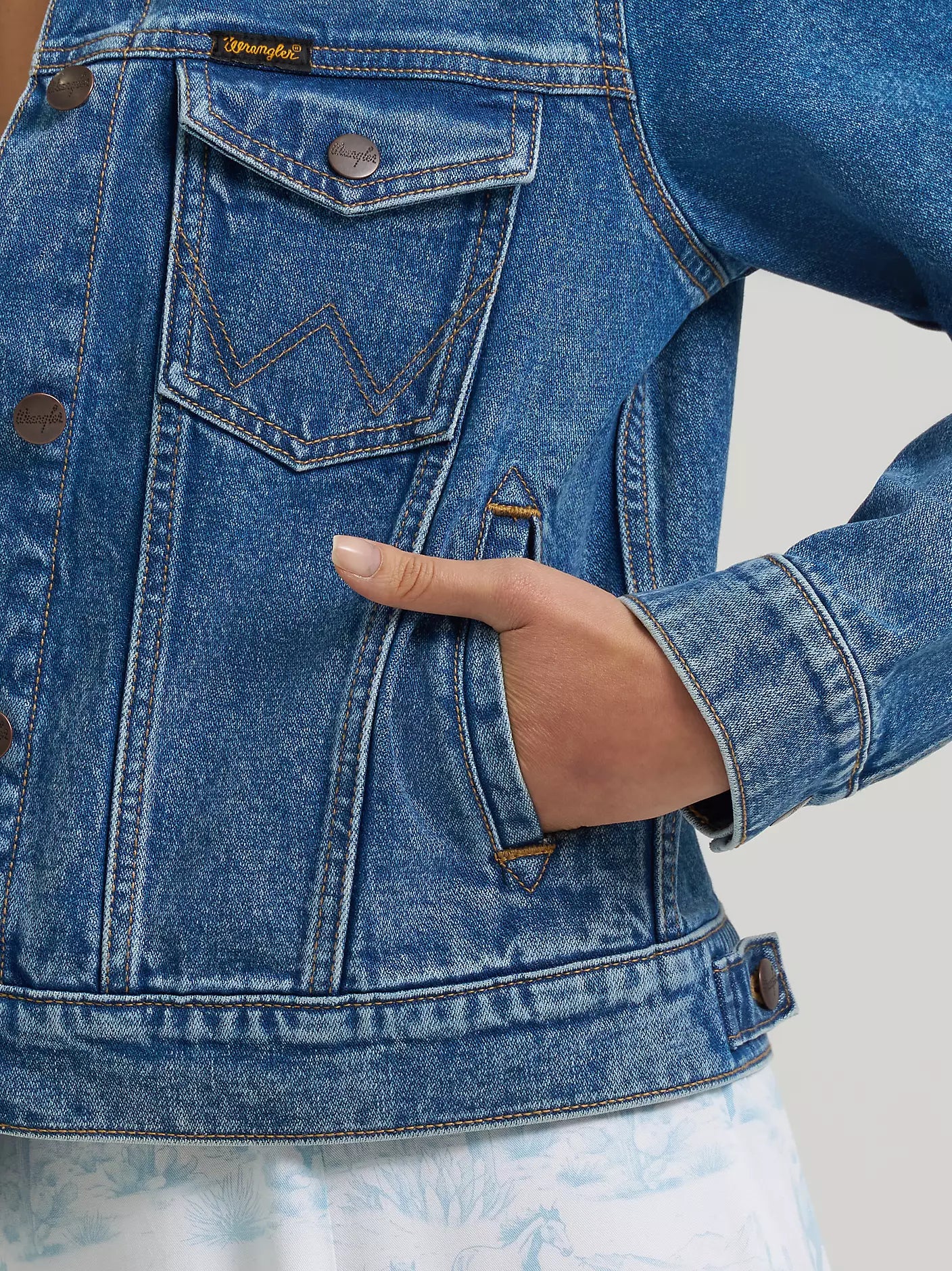Women's Wrangler Iconic Western Denim Jacket