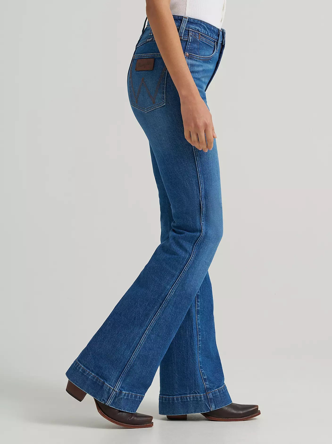 Women's Wrangler Retro® Bailey High Rise Trouser Jean
