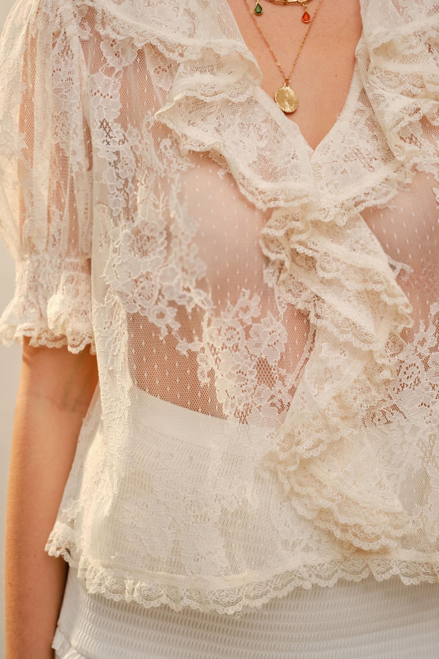 Lace V-neck Ruffle Puff Sleeve Top