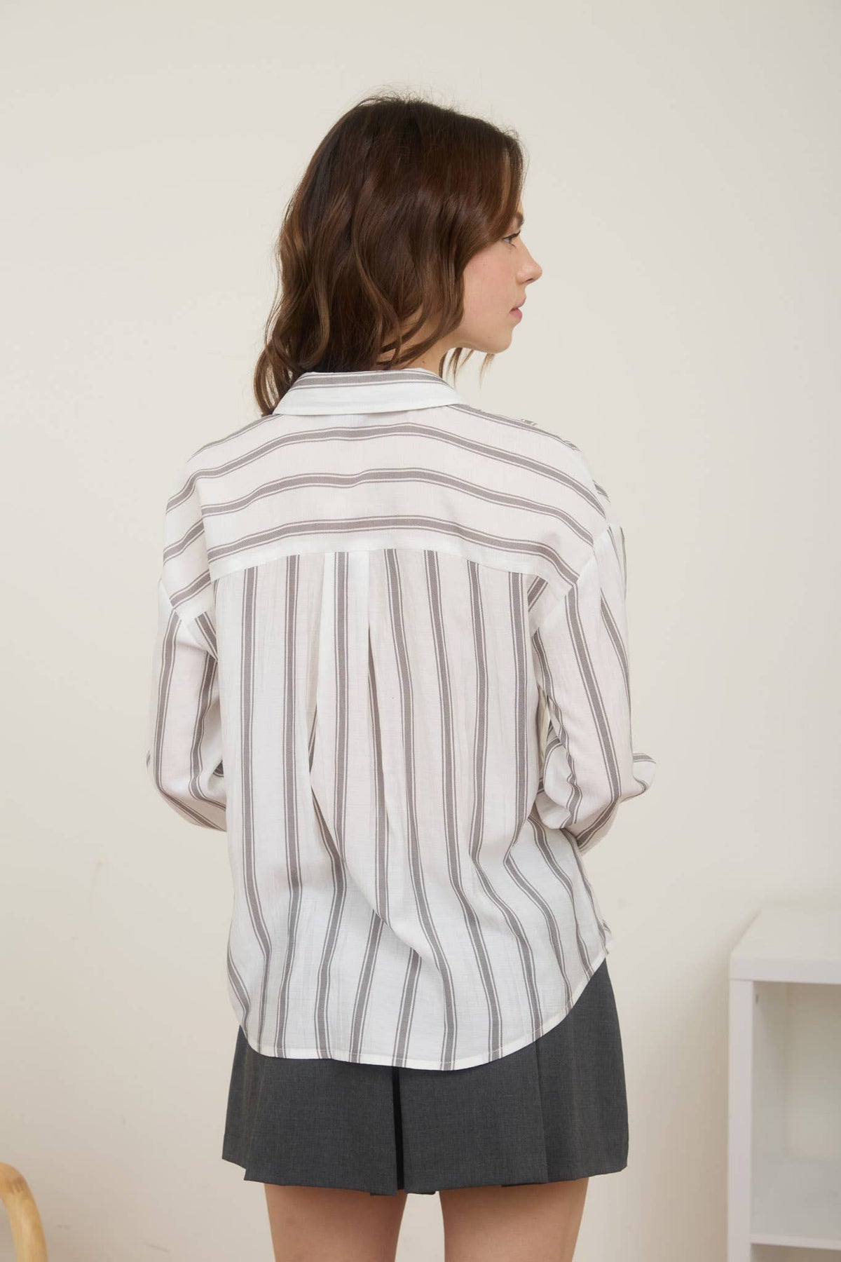 STRIPE LONG SLEEVE COLLARED BUTTON DOWN SHIRT