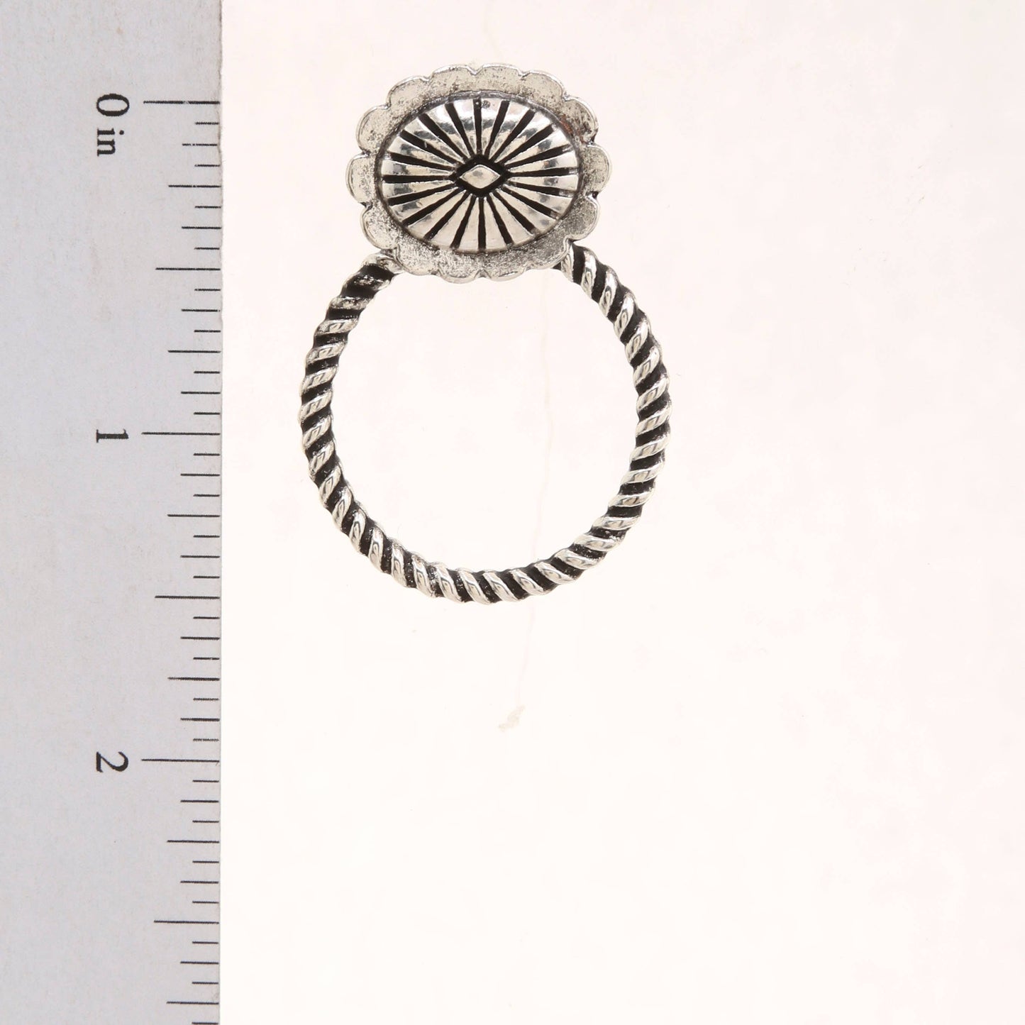 WESTERN STYLE OVAL CONCHO LINK METAL EARRING, SE 2916
