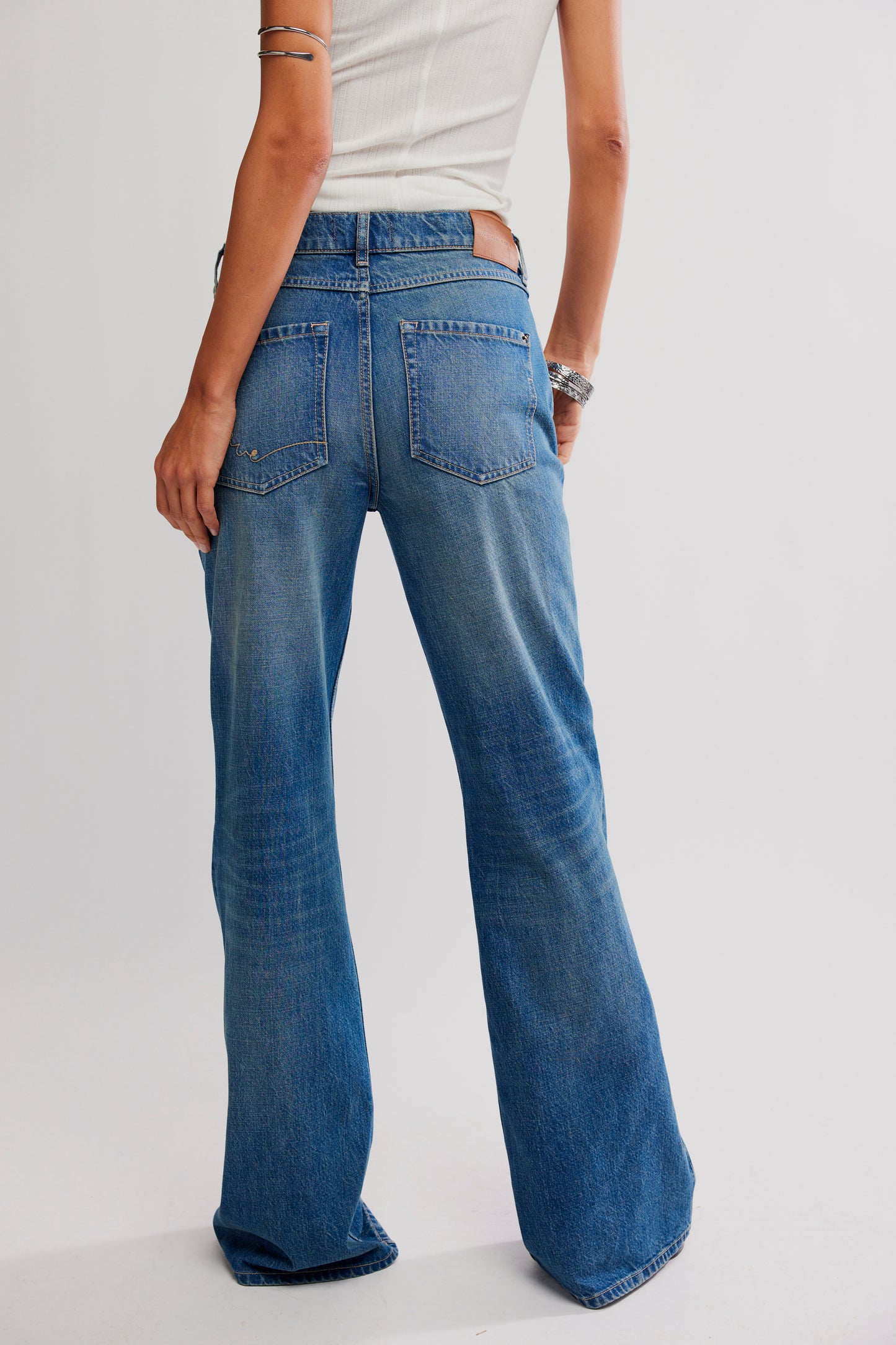 WEST COAST RELAXED JEAN