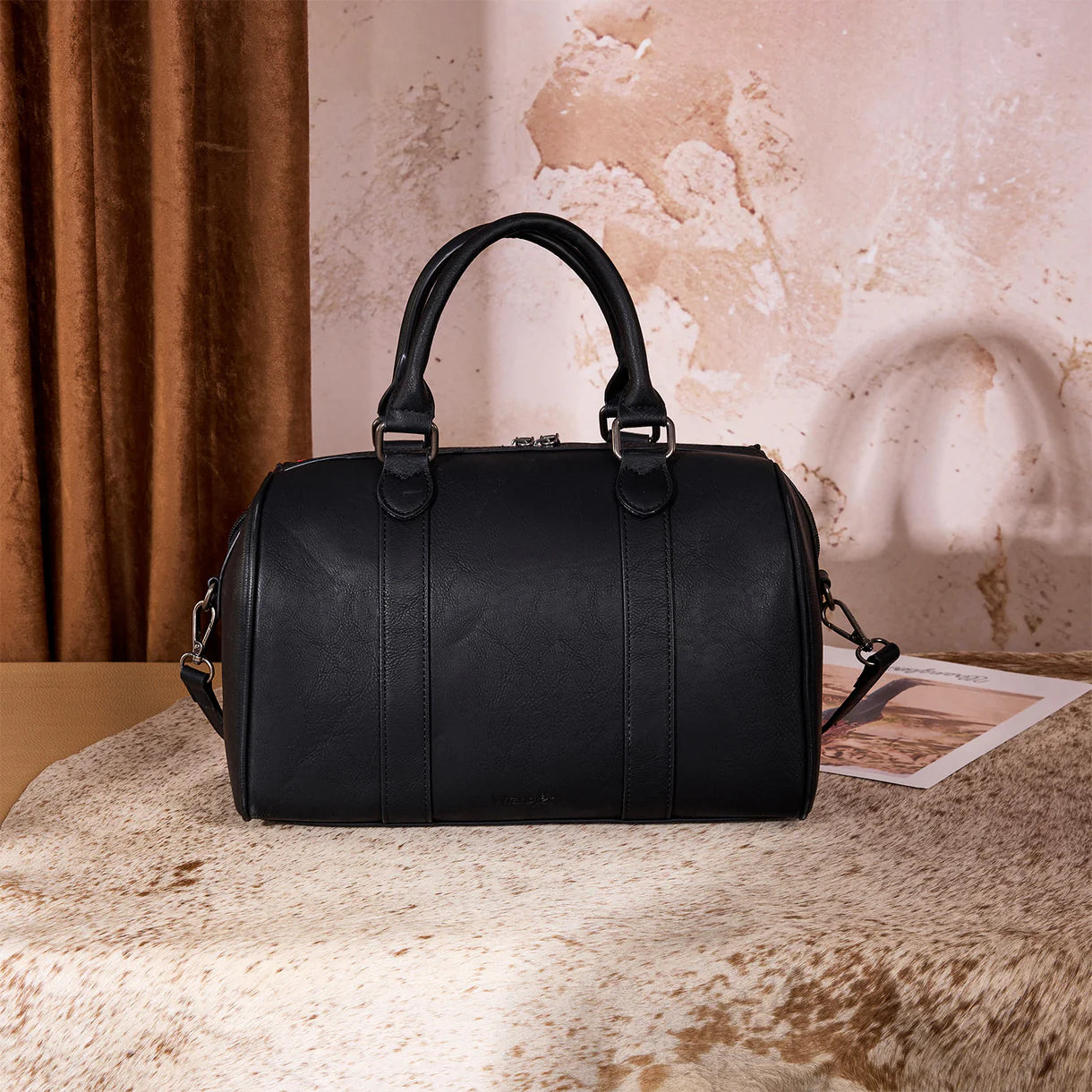 WG449-5112 Wrangler Stitch Detail Classic Barrel Satchel/Crossbody -Black